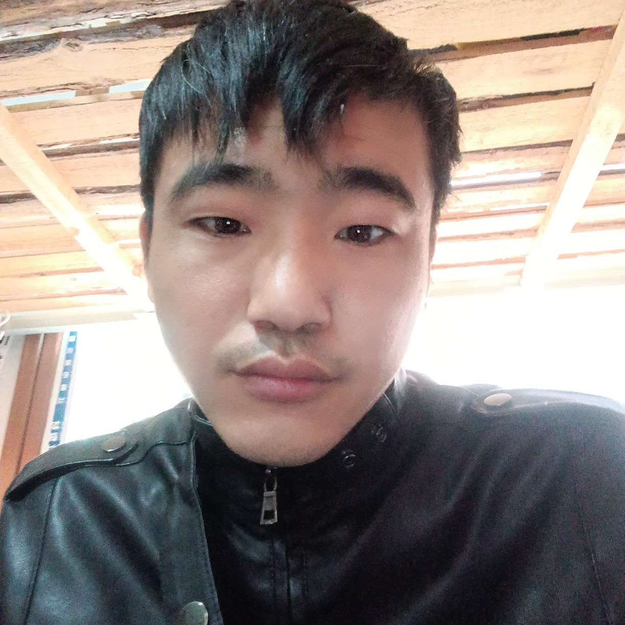 旧颜迎落后的照片
