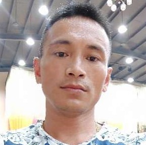 一个自强不息的人的照片