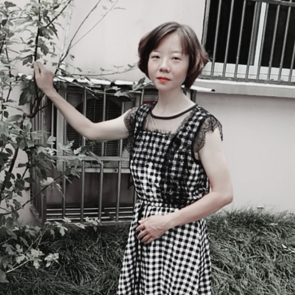 羞涩星星的照片