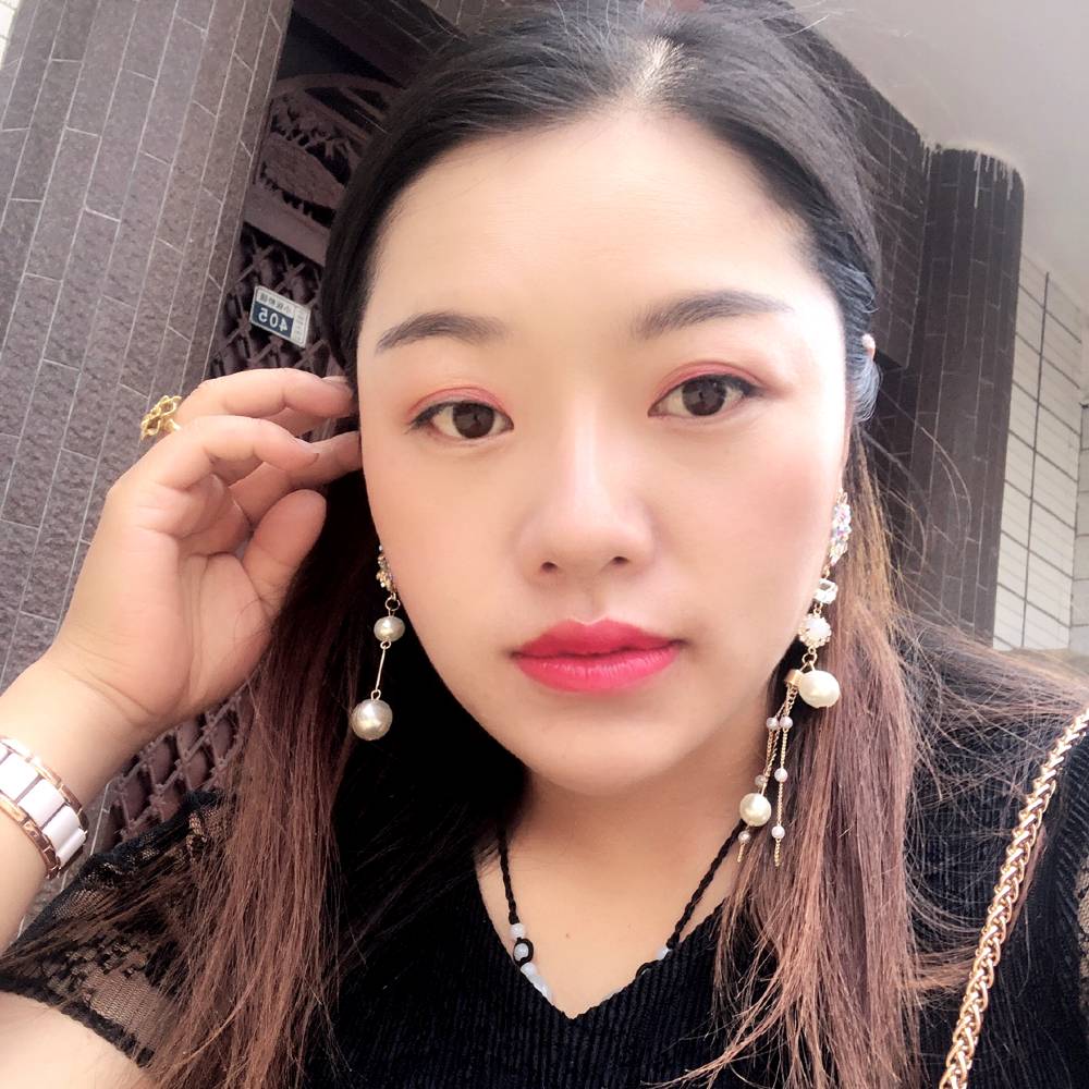 初雨苦恋甜美的照片