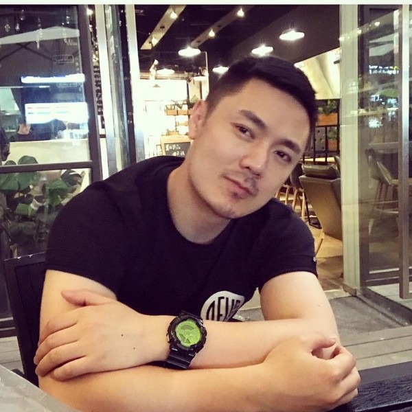 不努力就老了的照片