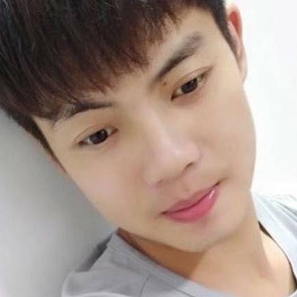 烤鸡和跳跃的照片