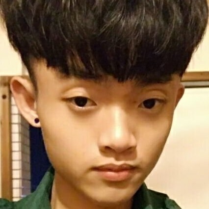 自信停止衬衫的照片