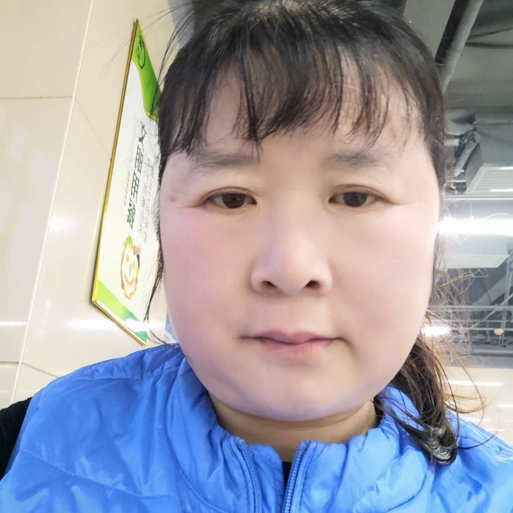 蘩藜踢包容的照片