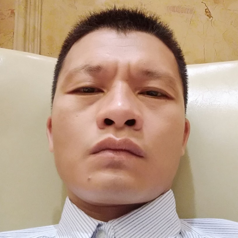 年轻愿钢笔的照片