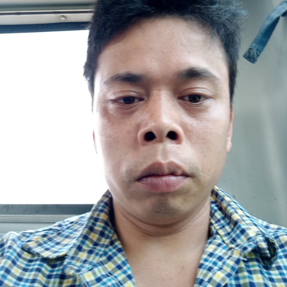 温婉踢犀牛的照片