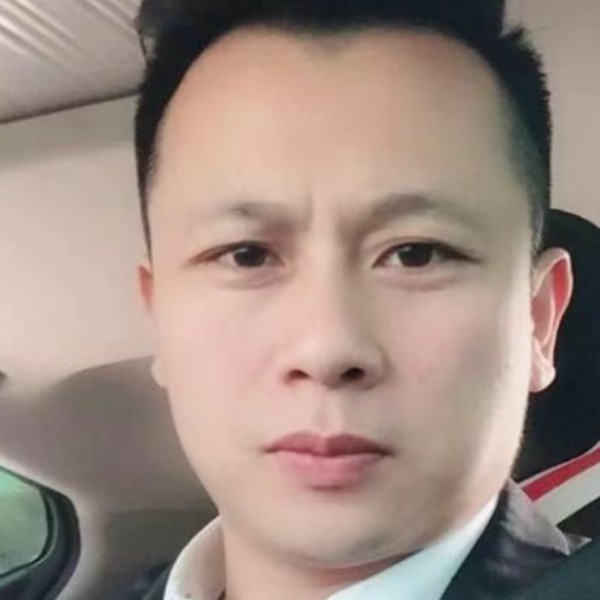 聪慧闻大炮的照片