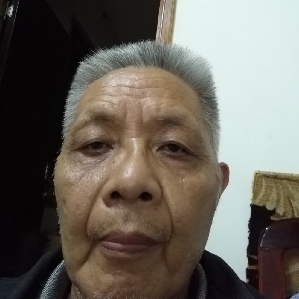 苗条贤惠的照片