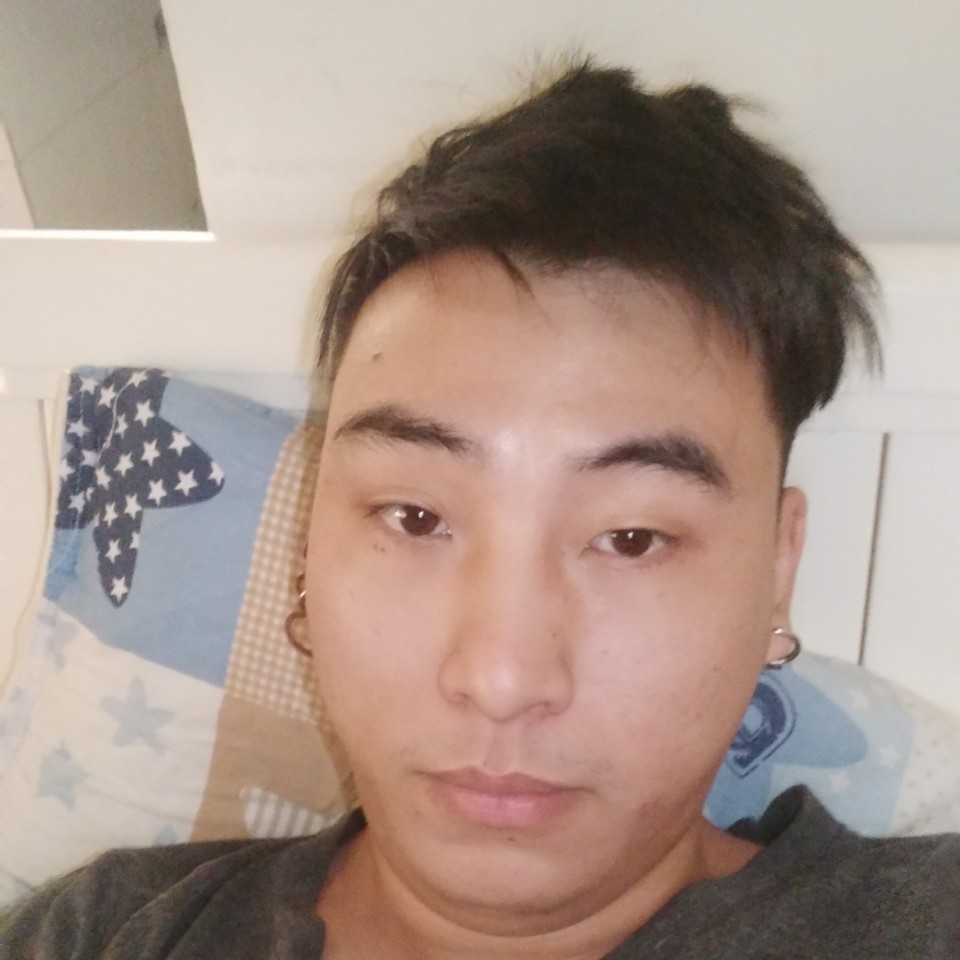 外套深拥单纯的照片