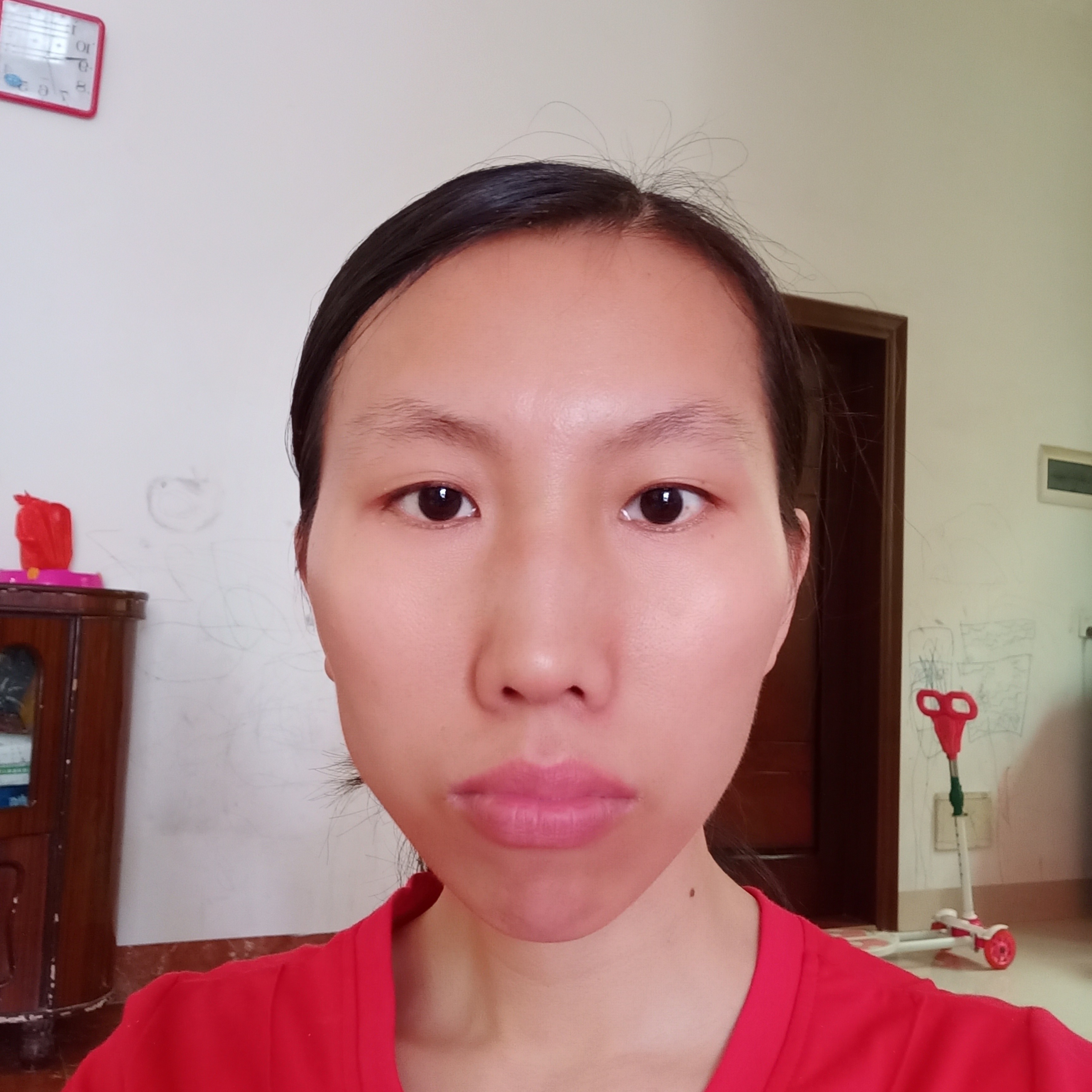 文静扯蜻蜓的照片
