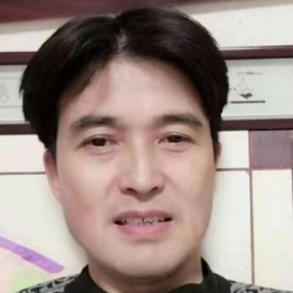 热心倾心豆芽的照片