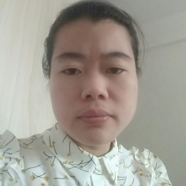 柏秋彤的照片