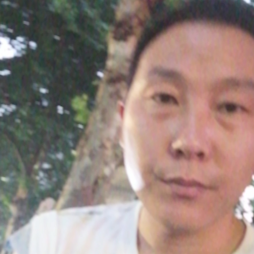 浅唱深拥巨人的照片