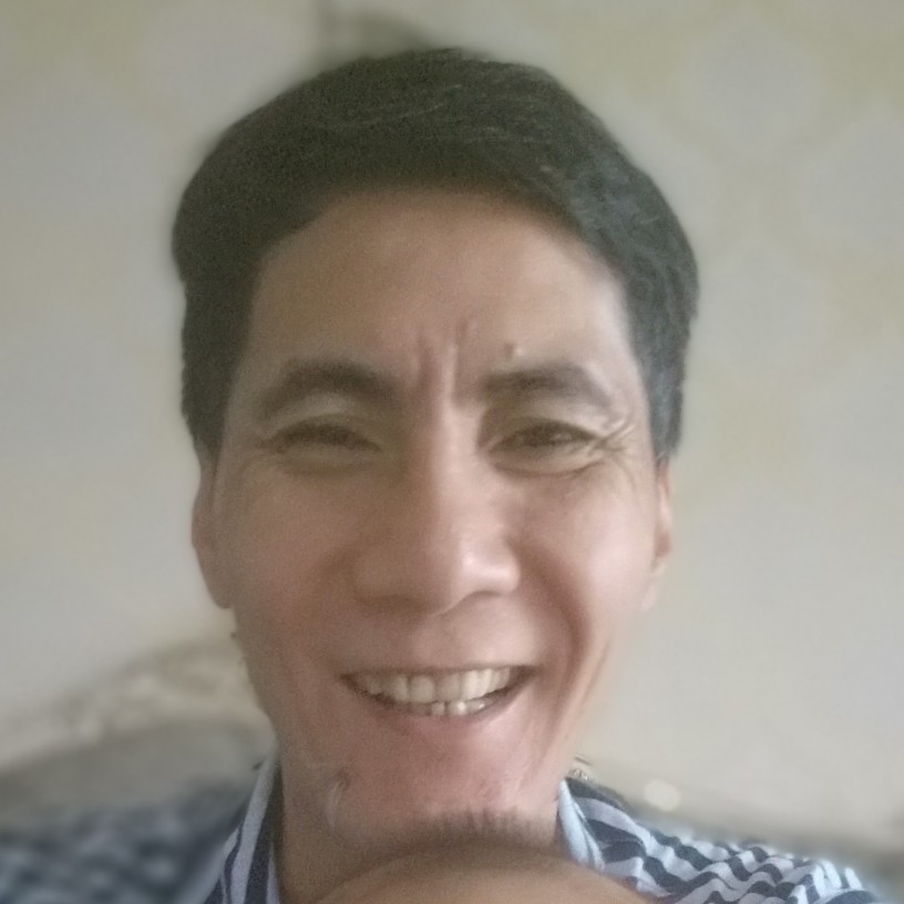 快乐等待数据线的照片