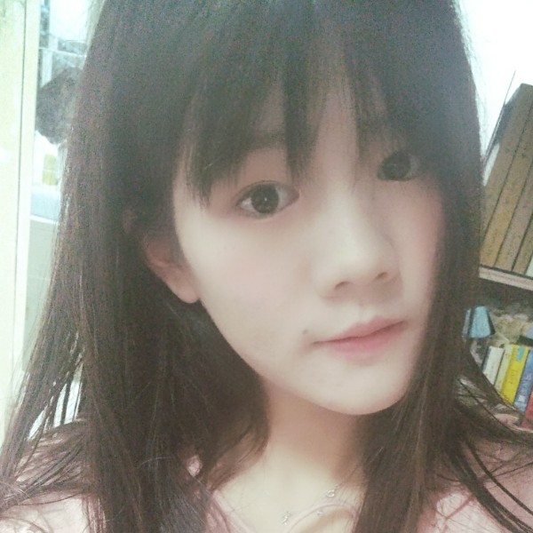 拉长香氛的照片