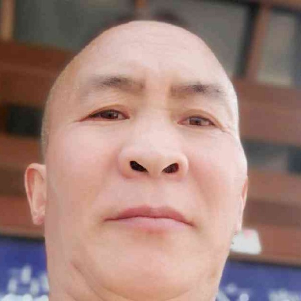 人在那里的照片