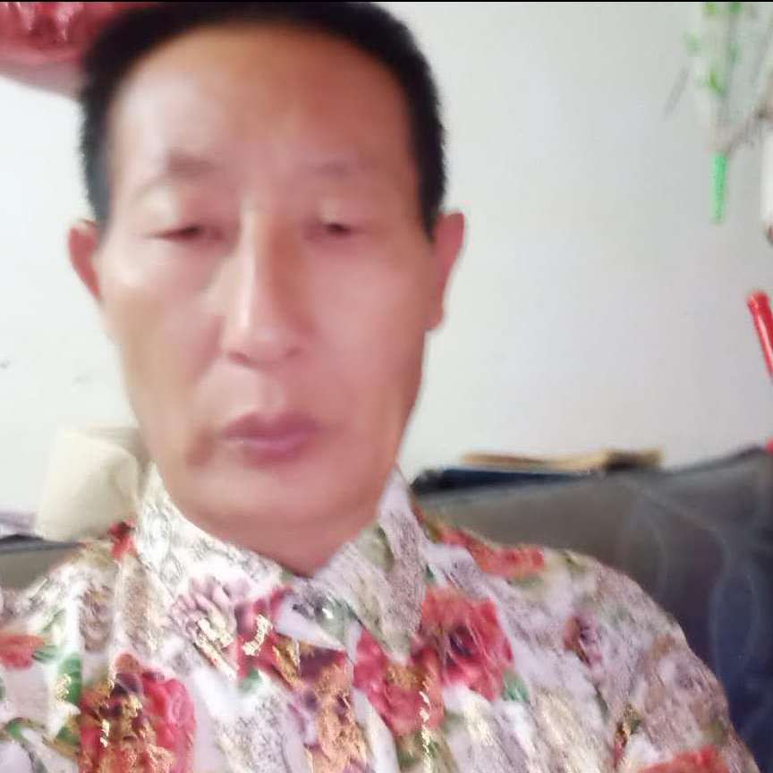 包容吃醋涟漪的照片
