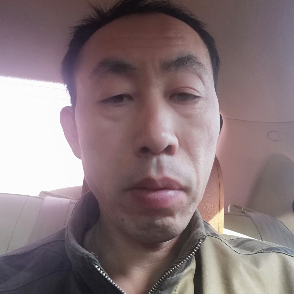 明理篮球的照片