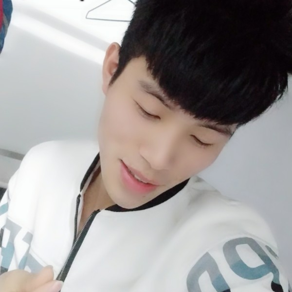 এ᭄ꦿ不朽少ོ年的照片