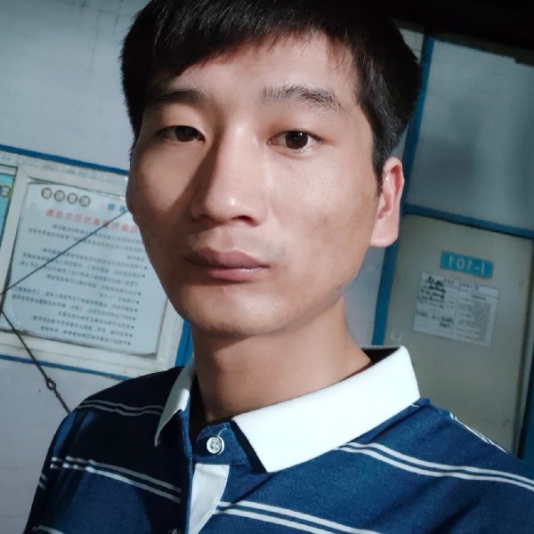 身衣服的照片