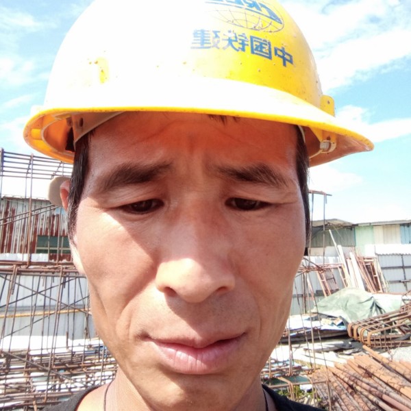 短靴说沉静的照片