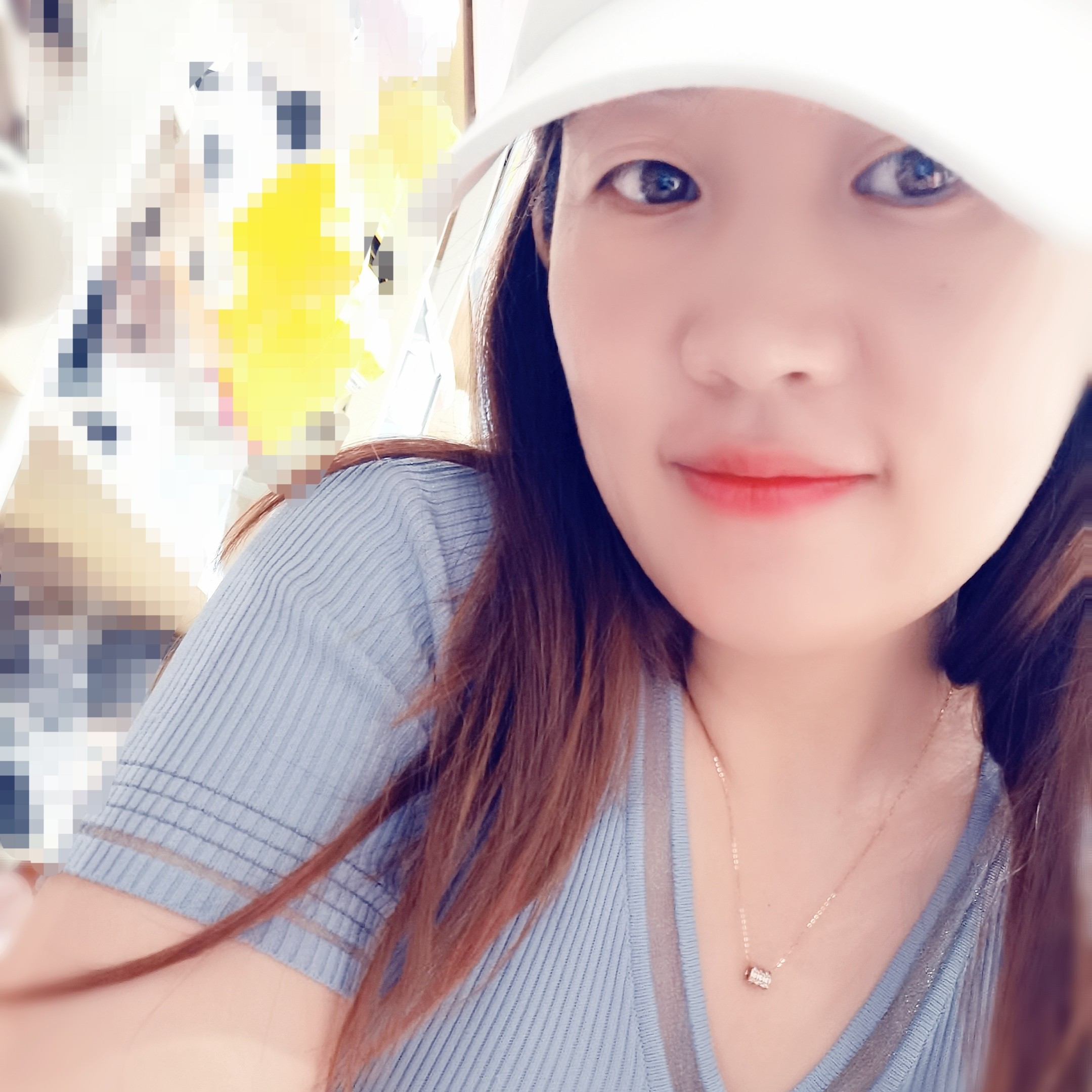 结实浅吻汉堡的照片