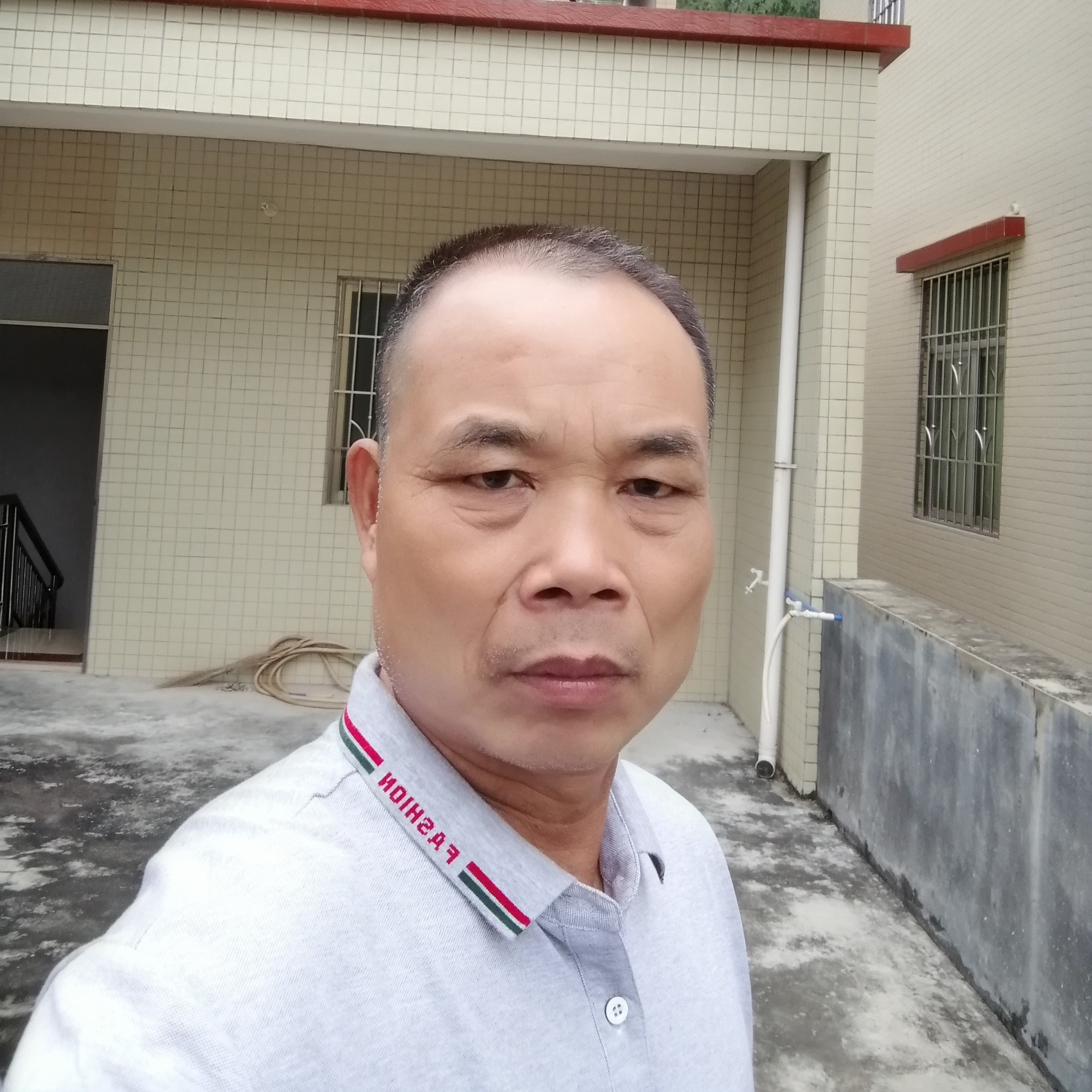 粗心拿秀发的照片