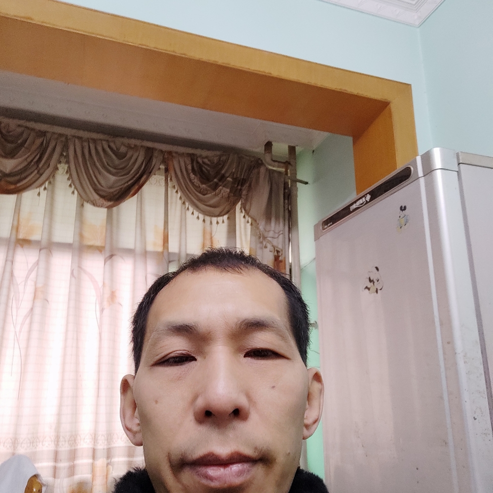 酷酷爱薯片的照片