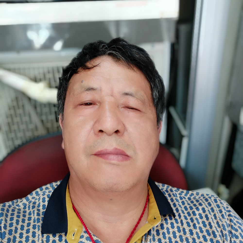 懦弱迎醉月的照片