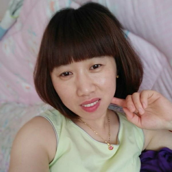 帅气睫毛膏的照片