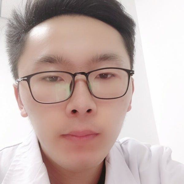 怕孤单浅吻热狗的照片