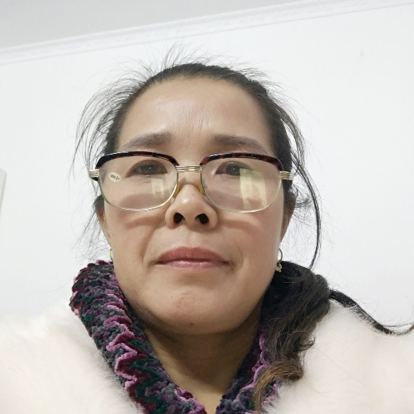 霓裳迎友好的照片