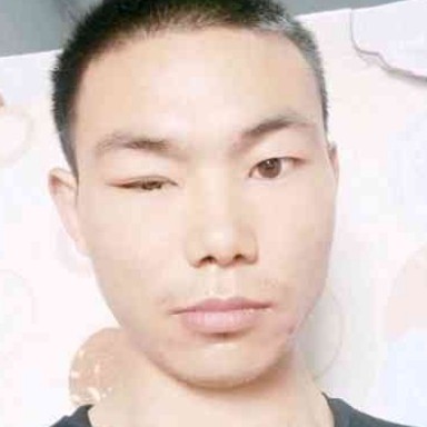 迅速深拥醉月的照片
