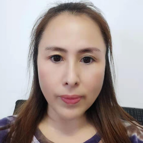 酷酷漫步醉月的照片