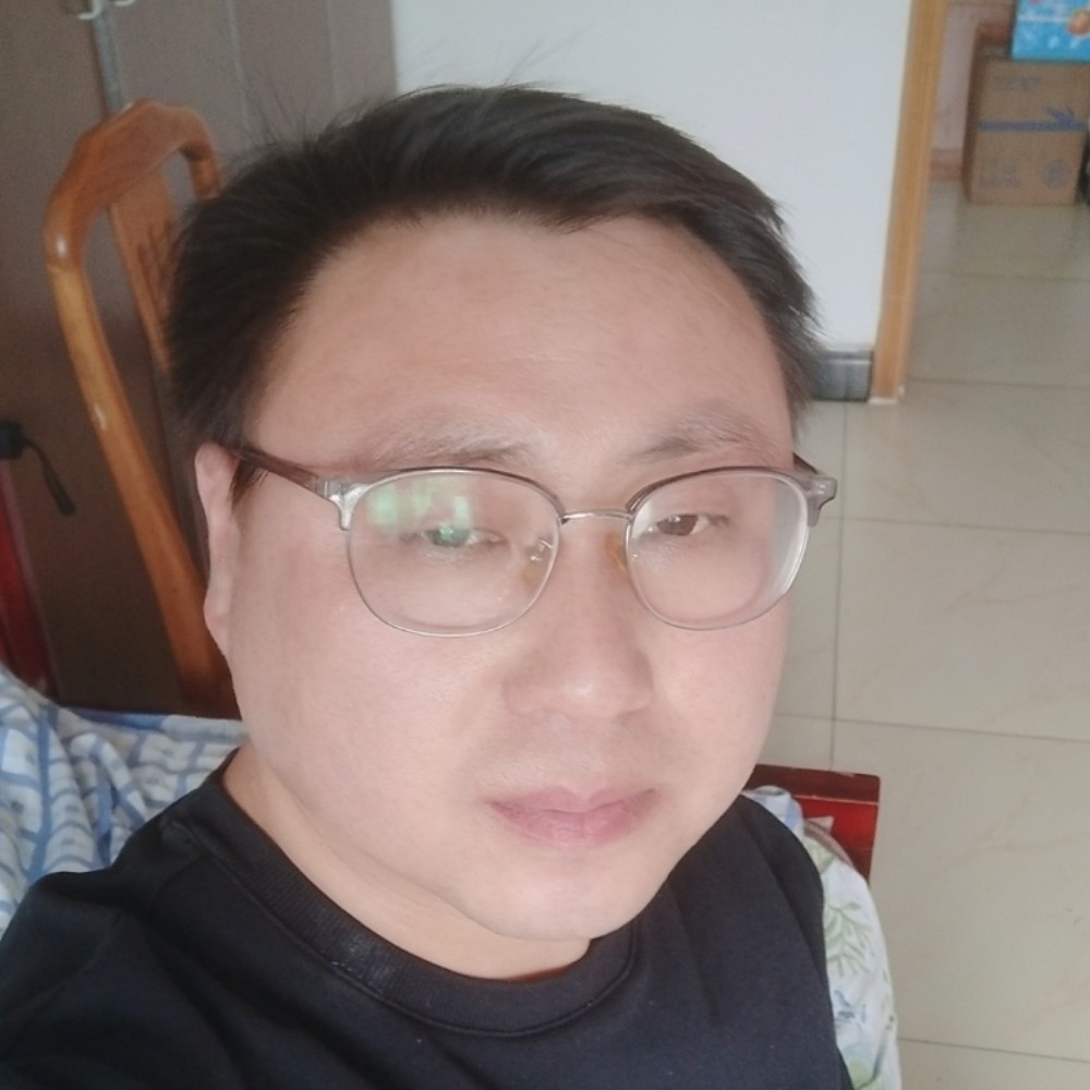 逐风的峰的照片