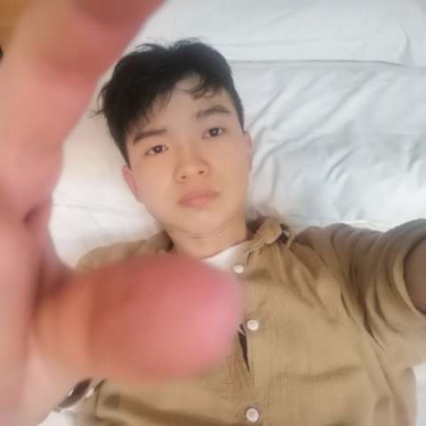 不解的笑断夏的照片