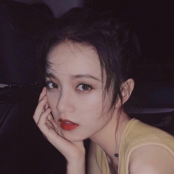 鱼依依的照片