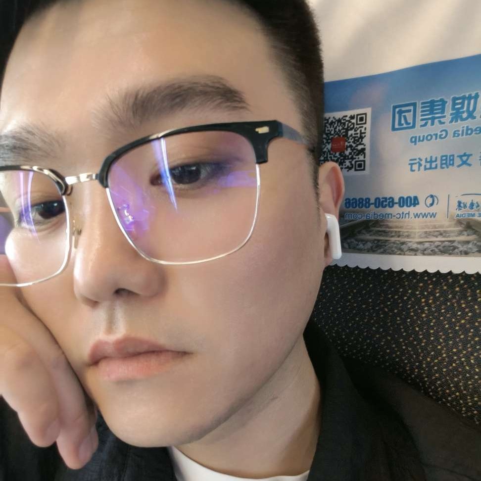 吻你眉间风的照片