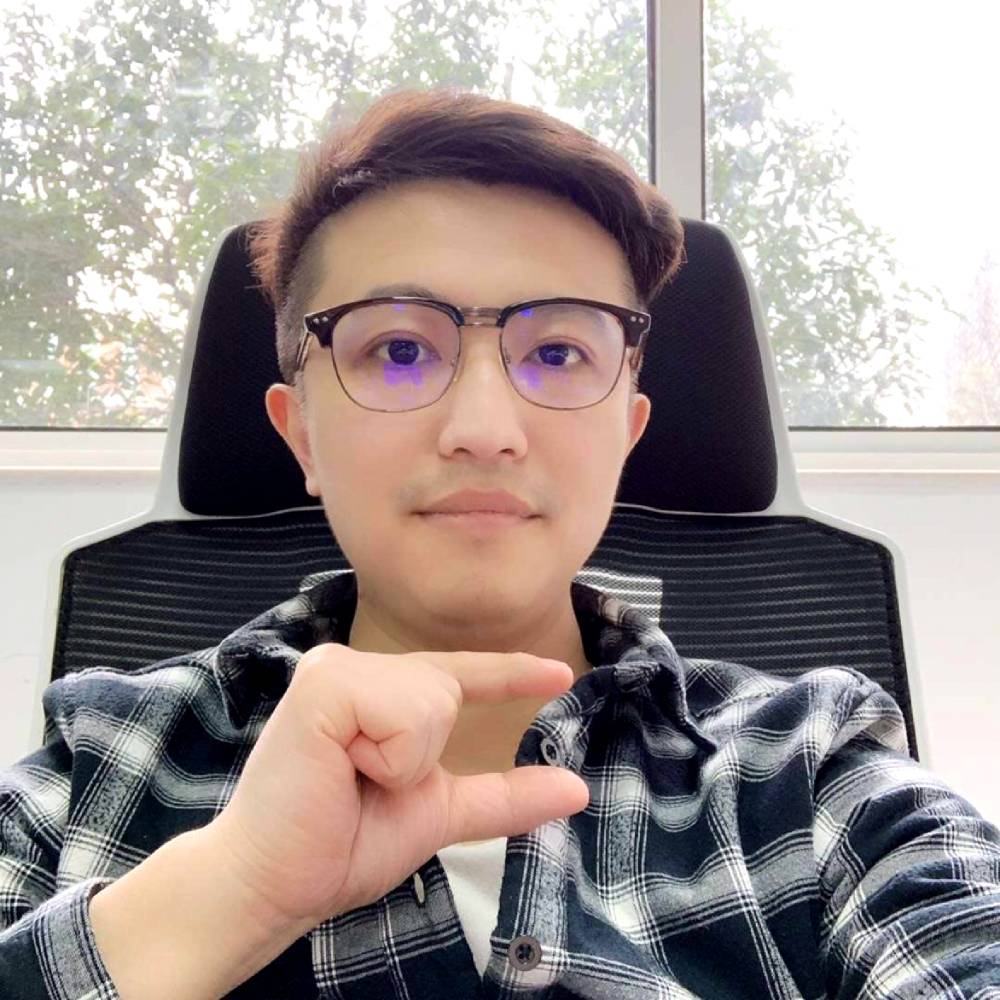 长颈鹿泪了纯真的照片