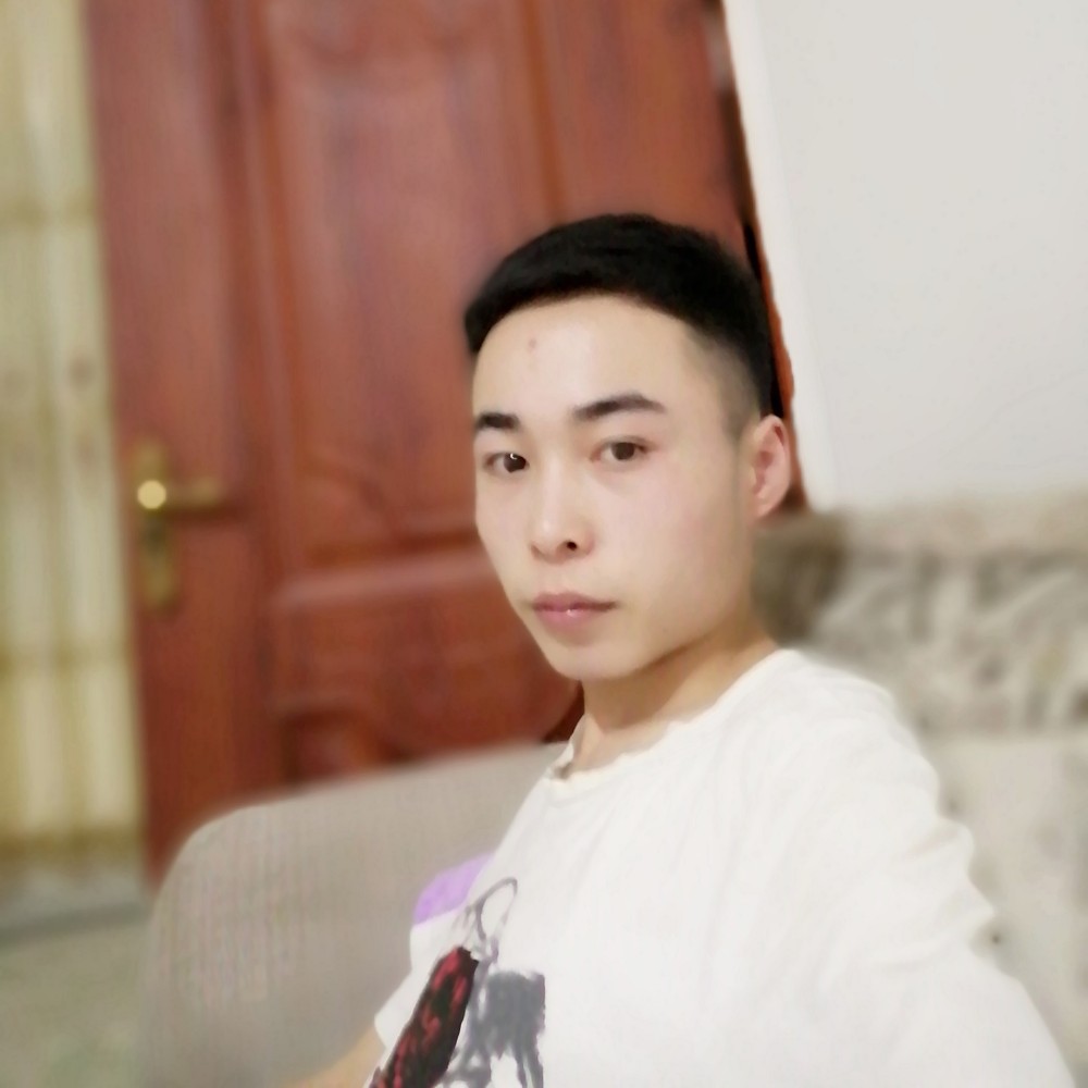 二臣的照片