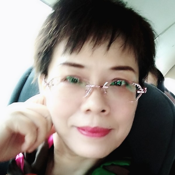 温婉西装的照片
