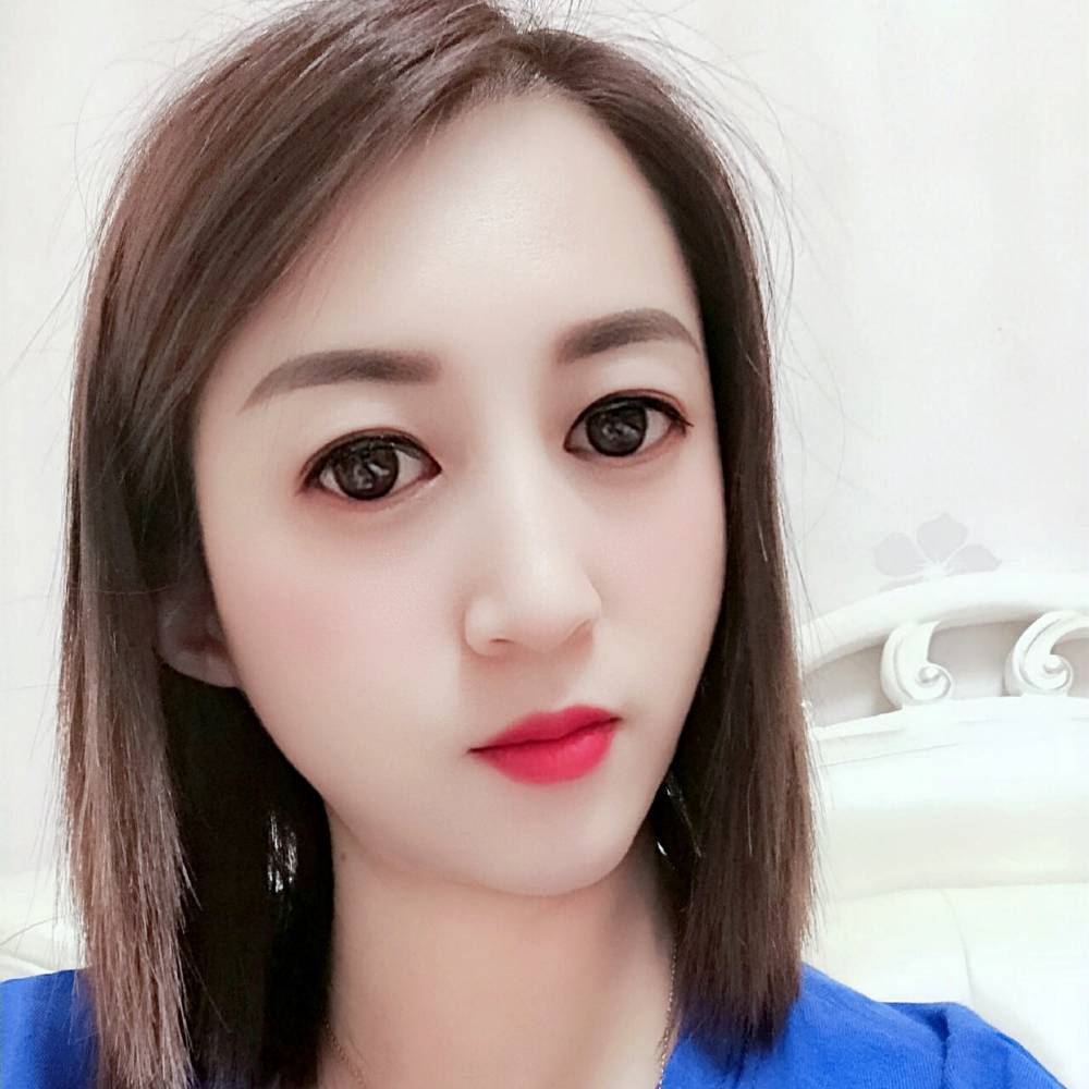 小笼包蹙眉爱听歌的照片