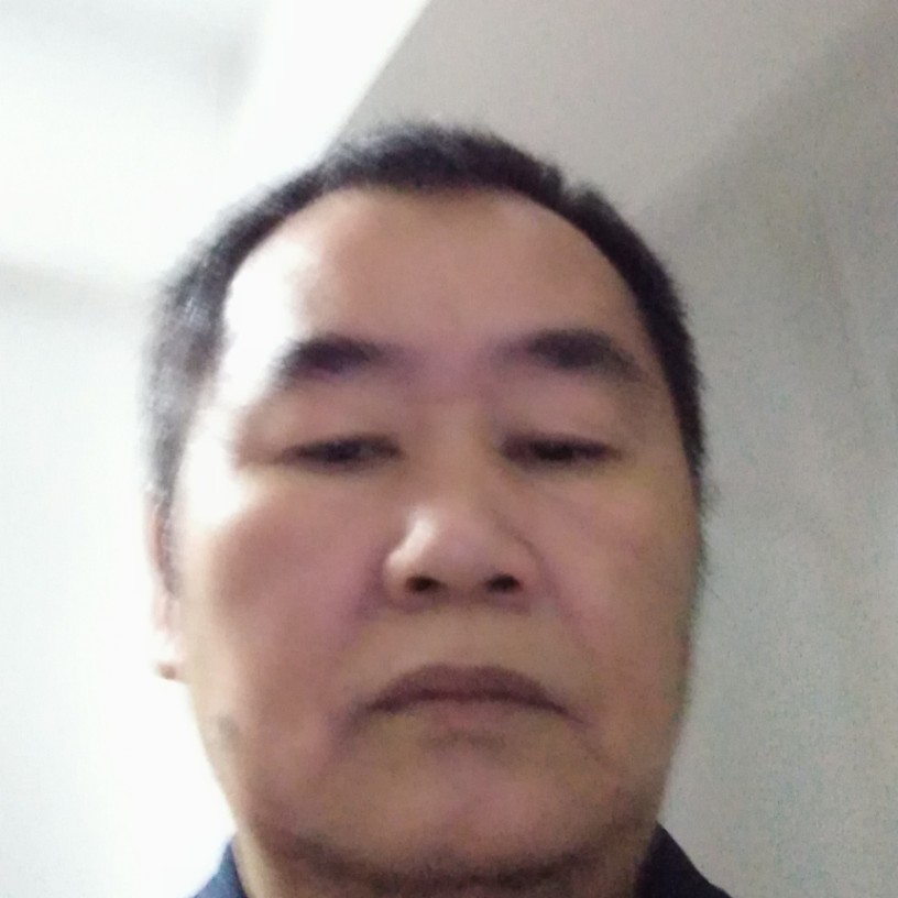 背后牛排的照片