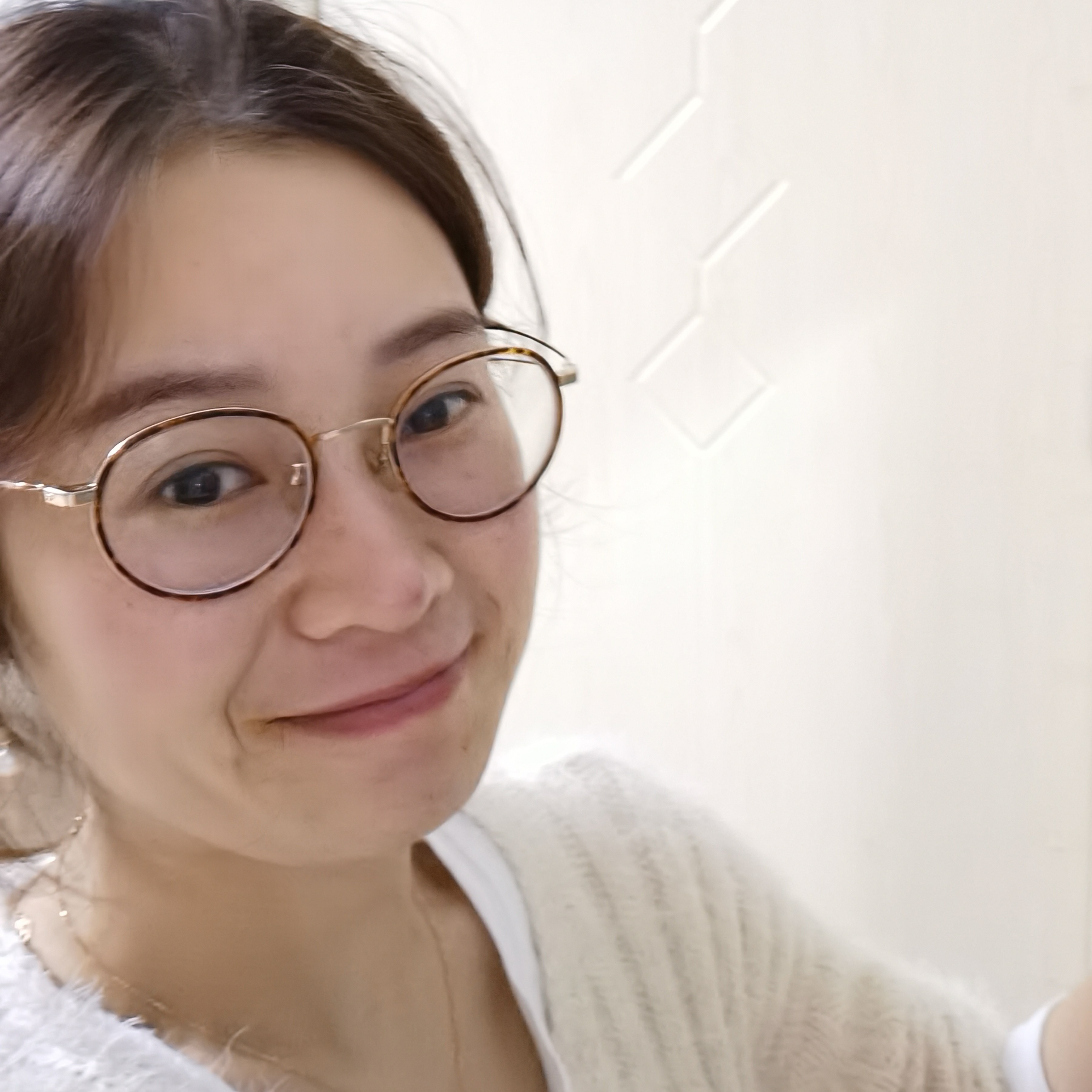 兴奋闻雪糕的照片