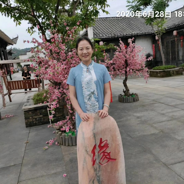 高挑演变天寂的照片