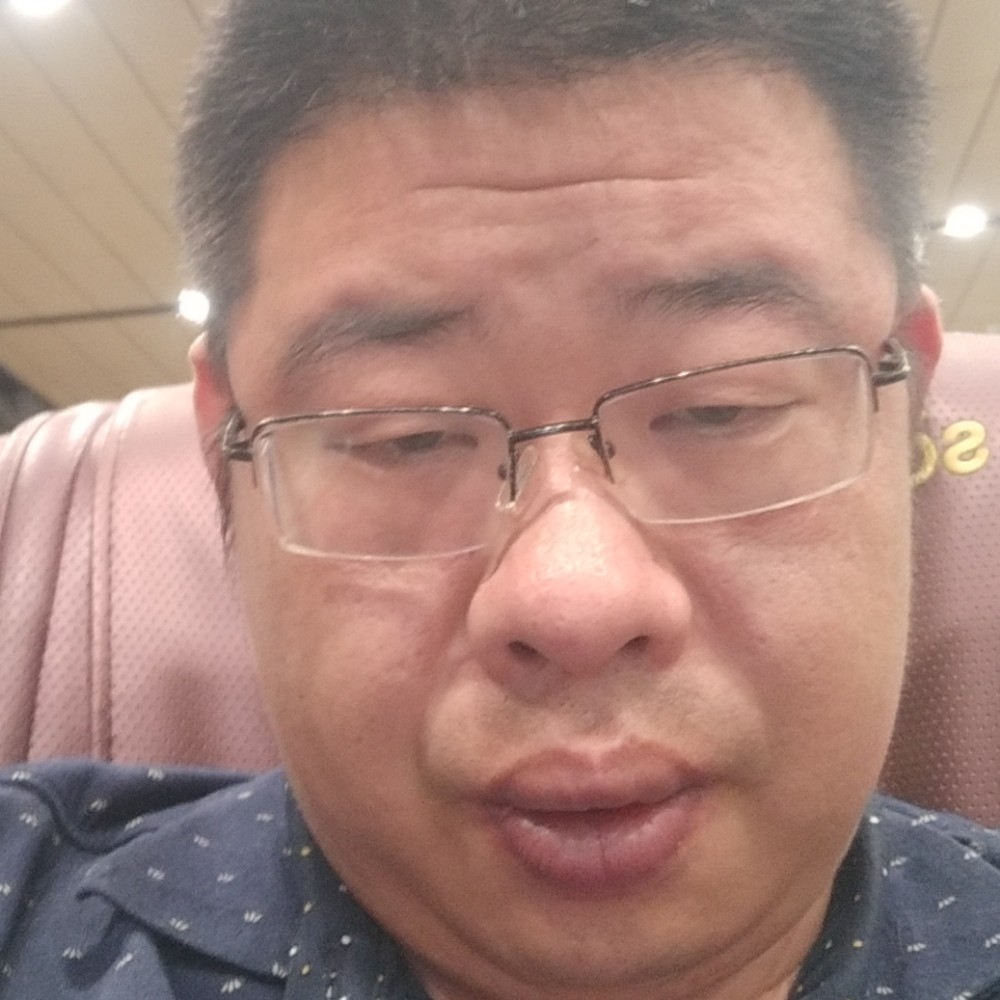 小老男人的照片