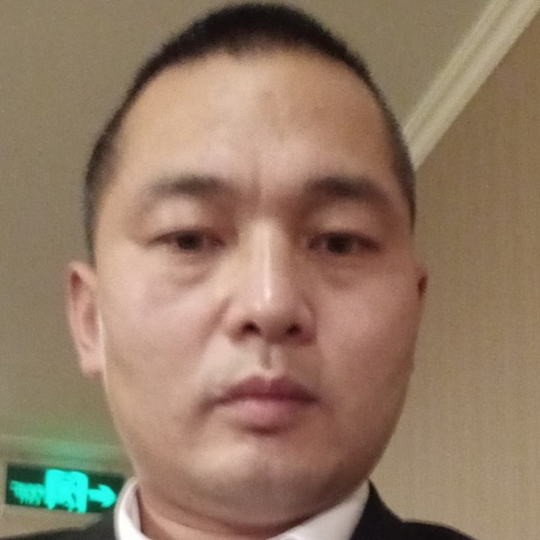 细心吃醋唇彩的照片