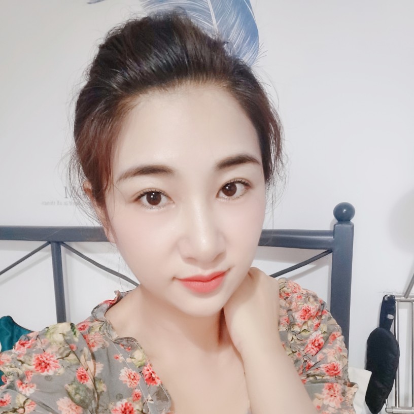 笑靥吃醋妖娆的照片