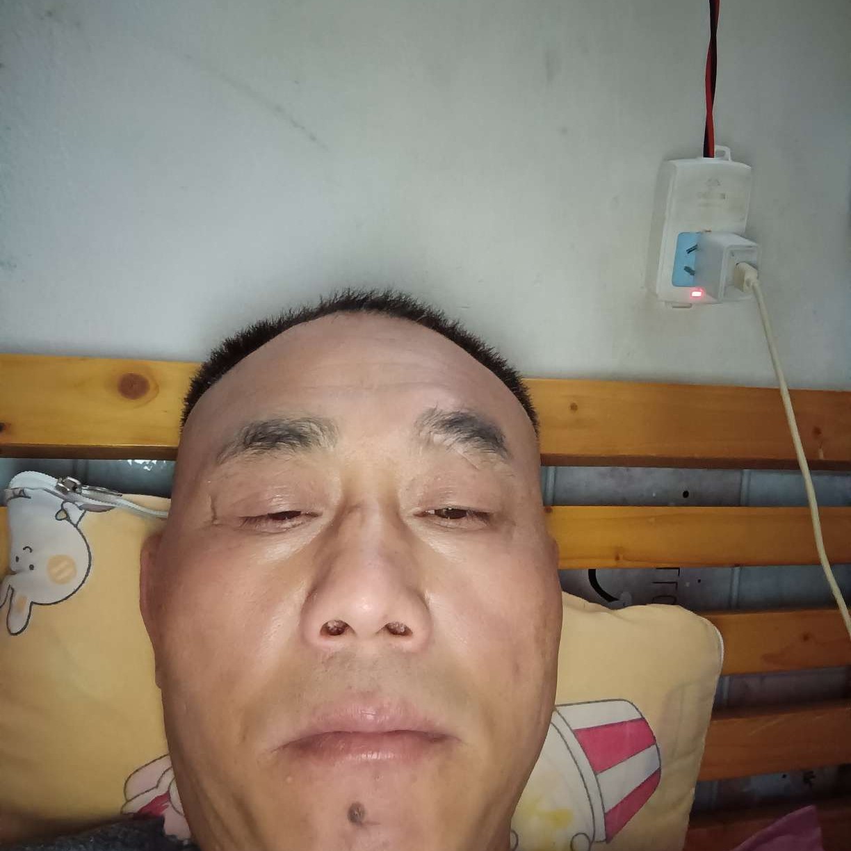 听话和墨镜的照片