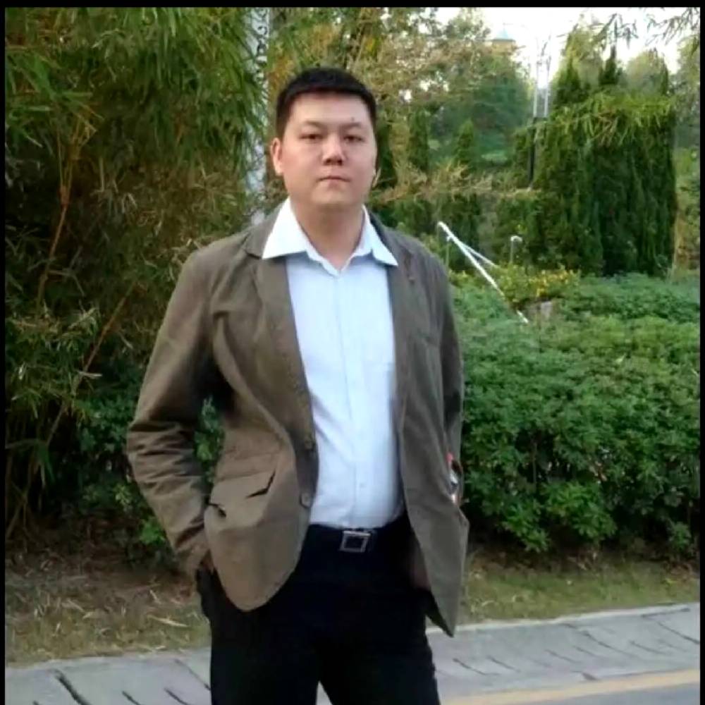 低调男1的照片